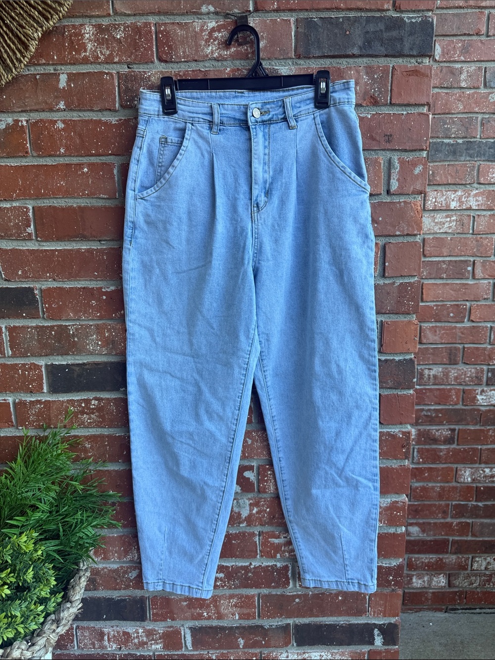 Women’s Light Blue 80’s Style Pleated Jeans